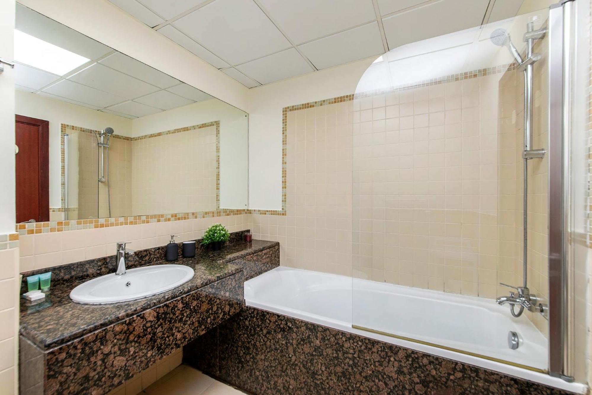 Premium 2Bdr Apartment See View Bahar 4 Jbr Дубай Екстериор снимка